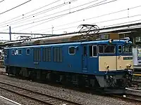 EF64 1022側面の造型に特徴2005年7月22日 拝島駅