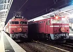 EF81 84「ゆうづる」（左）EF81 90「ゆうづる」（右）