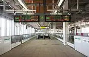 11・12番線ホーム（2021年8月）