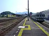0番のりばに停車中の列車（2003年8月）