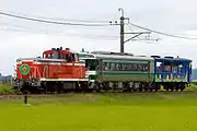JR東日本に貸し出されたキハ185-26（アンパンマントロッコ）（2012年 成田線下総神崎駅 - 大戸駅間）
