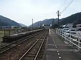 ホーム(青倉側より望む)