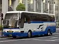 続行便に使用されるスーパーハイデッカー車 744-01971
