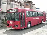 541-8901前後扉で座席がリクライニングシートとなっている