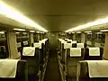 サロハ371形1階席車内