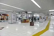 南口駅舎内（2023年4月）