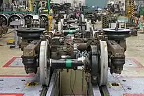 TD平行カルダン駆動装置。誘導電動機に換装した205系5000番台の台車