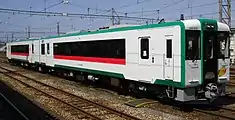 陸羽西線直通列車に運用されるキハ110系 酒田駅構内