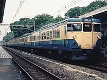 113系1000番台「スカ色」（1992年 北鎌倉駅）