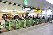 西口改札（2023年3月）