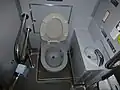 新設されたトイレの内部（モハ208-2138）