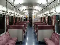 一般用旅客車(ローカル線向け)の一例、JR東日本キハ100系の車内