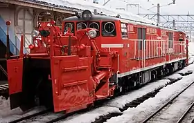 DD14 327号機と332号機