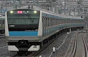 主力車両のE233系1000番台(2020年3月18日 高輪ゲートウェイ駅)