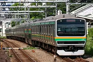 湘南新宿ライン(山手貨物線)を走行するE231系(2022年8月 新宿駅 - 渋谷駅間)