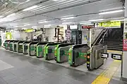西口改札（2022年8月）