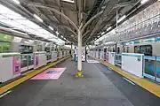 1・2番線ホーム(2022年12月)