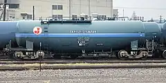 タキ1000-400日本オイルターミナル所有車帯のある前期の車両(2007年3月 郡山駅)