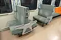 2列クロスシート（キハ150-12）