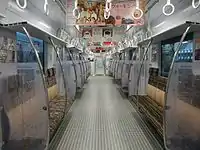 モハ305-3 車内