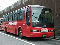 JR九州バス 641-7972運行開始当初の車両。貸切改造車で4列シート、トイレなし。のちにトイレ付き車両に代替された。