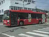 521-11611宮若市旧若宮町の特産品「追い出し猫」のラッピングが施されている