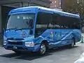 筑豊230 う 1504トヨタ・FCコースター水素エネルギーと沿線の青空をイメージした青系統の色