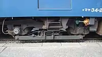 TR202A形台車両端用（上）中間用（下）