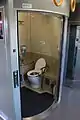 車いす対応大型トイレ