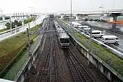 関西空港駅に到着する関空快速。
