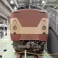 先頭車正面、双頭連結器が装備されている。