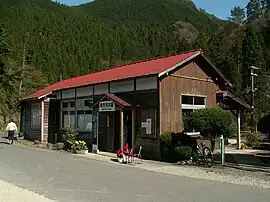 美作河井駅