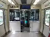 比較的開放的な構造である。