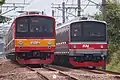 新塗装になった元ケヨM4編成（現：BUD46編成）写真右と旧塗装の元ハエ7編成（現：BOO95編成）写真左