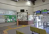 改札口と券売機(2022年4月)