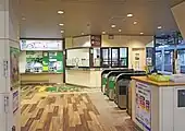 改札口と券売機（2022年4月）