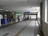 改札付近