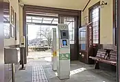 西口改札(2022年3月)