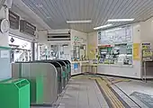 改札口と券売機(2022年4月)