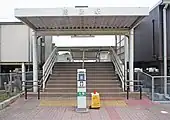 西口改札(2022年4月)