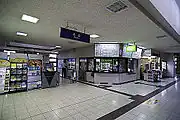 出札口及び改札口(2011年9月)