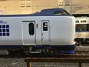 車両側面（京都駅 2019年11月8日）