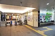 改札口と切符売り場(2023年2月)