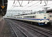485系スーパー雷鳥色（貫通車）