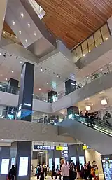 アトリウム1階から上方の眺め