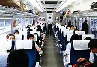 簡易リクライニングシートに交換後の車内(2枚ともキハ181-102 1986年撮影)
