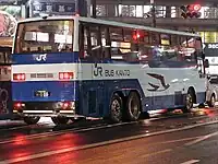 三菱ふそう・エアロクィーンWの3軸車(JRバス関東)