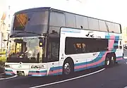 エアロキング導入1号車両（その後塗装変更された） 694-0950