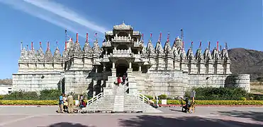 パーリ県ラーナクプルのアーディナータ寺院(ジャイナ教の寺院)