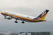 経営統合によりJALロゴマークの付けられたA300-600R